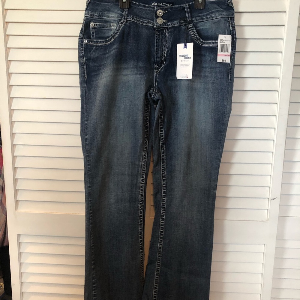 Wallflower low rise Lucious Curvy Fit size 13 NWT